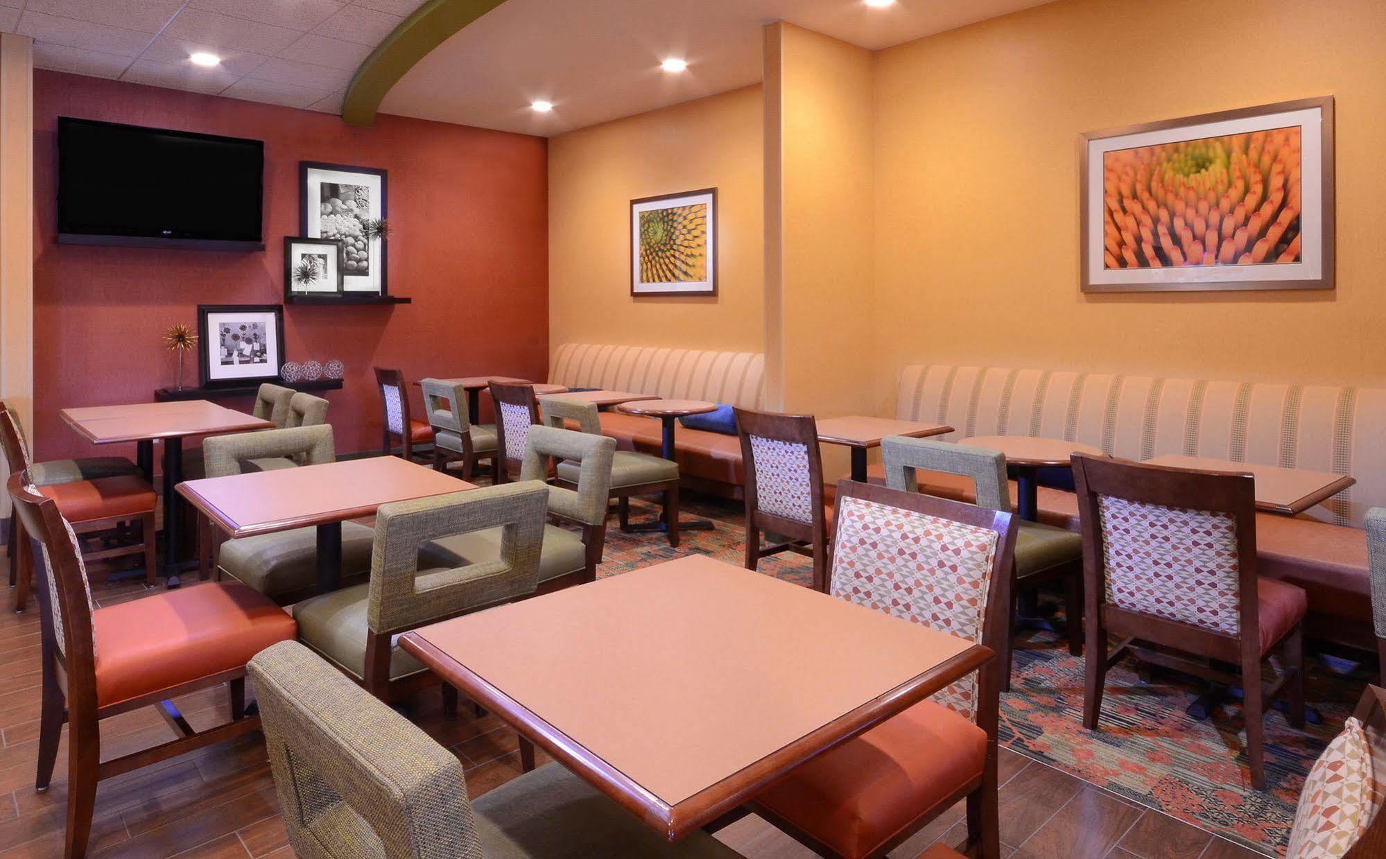Hampton Inn Fayetteville Fort Bragg Esterno foto
